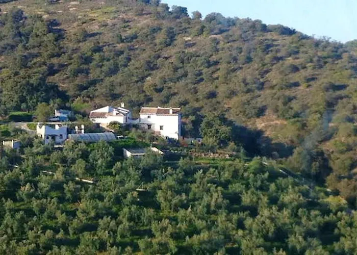 Villa Elegant In With Pool And Garden