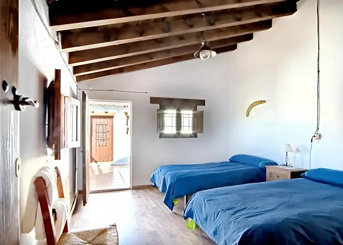 Villa Elegant In With Pool And Garden *